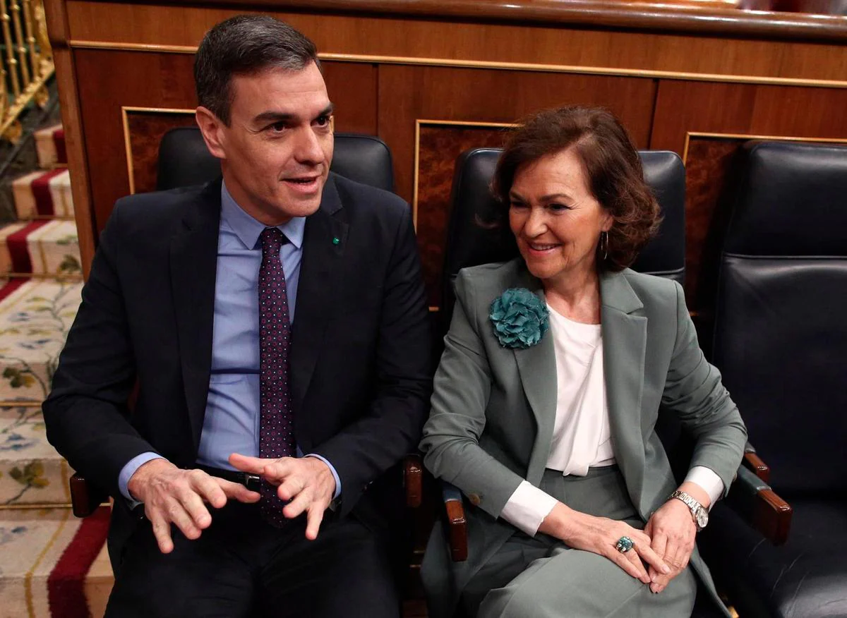 Pedro Sánchez y Carmen Calvo.