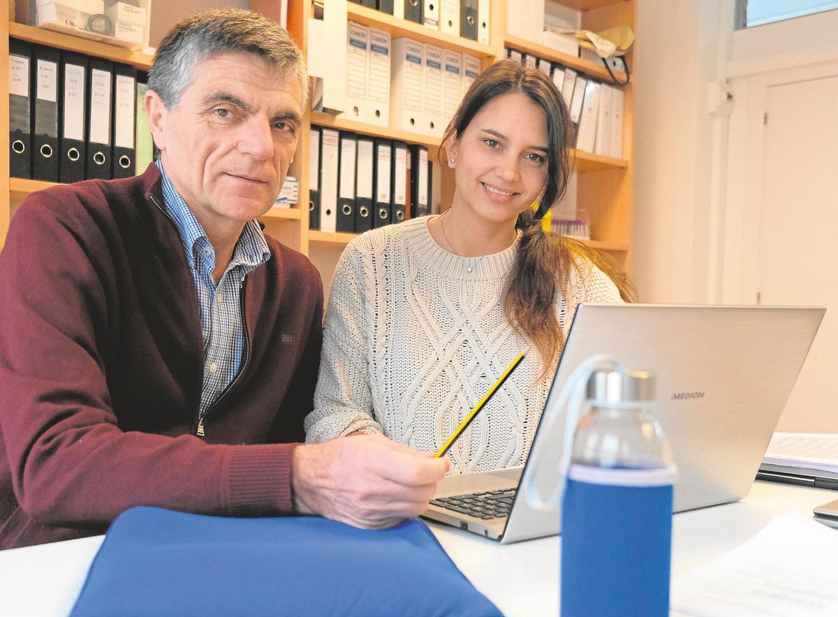 El doctor Emiliano Rodríguez y la neuropsicóloga Olaya Tamayo.