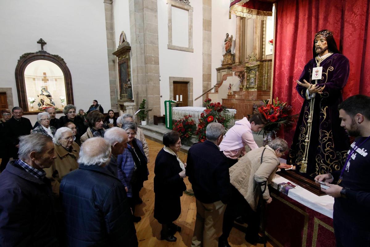 El Rescatado mantiene su besapiés pese a la cancelación del Cristo de Medinaceli