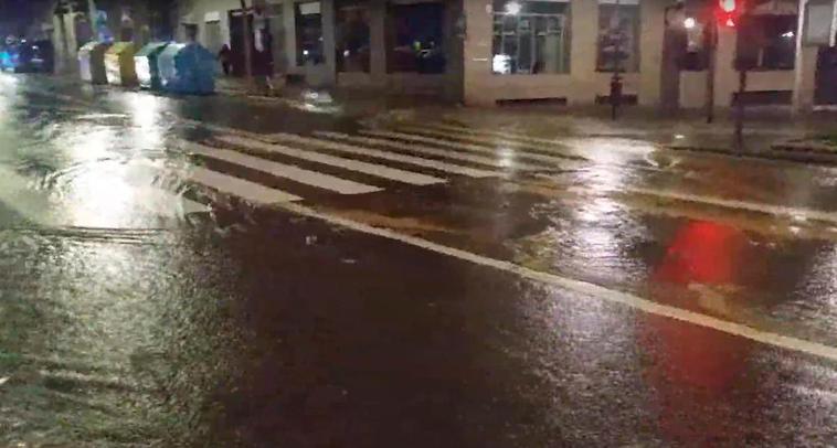 El estado que presentaba la calle María Auxiliadora de madrugada.