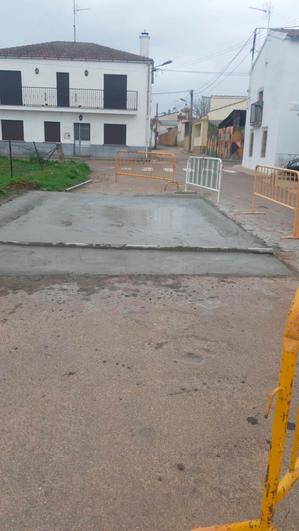 El mini foso ejecutado a la entrada de Valdelosa desde la N-630