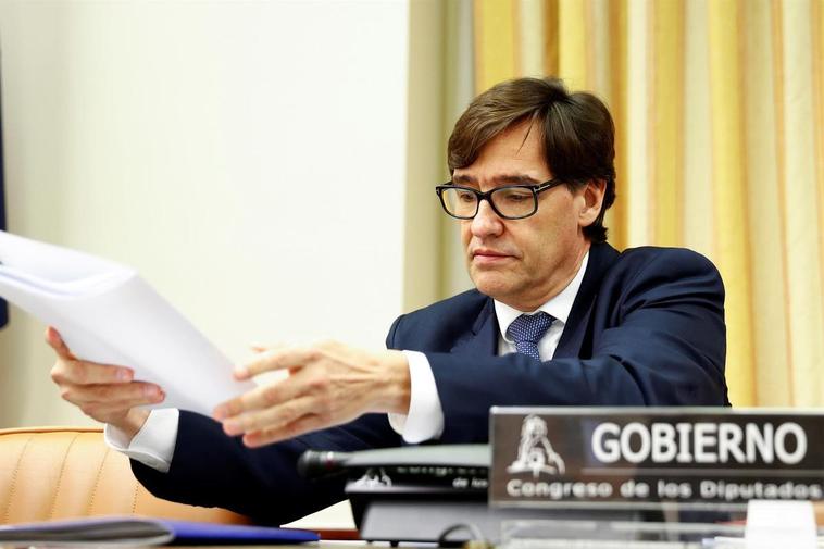 El ministro de Sanidad, Salvador Illa, antes de su comparecencia este jueves en la Comisión correspondiente del Congreso, en Madrid.