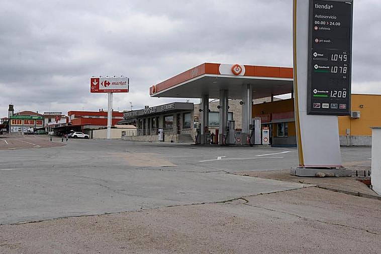 Establecimiento hostelero cerrado en Fuentes de Oñoro.