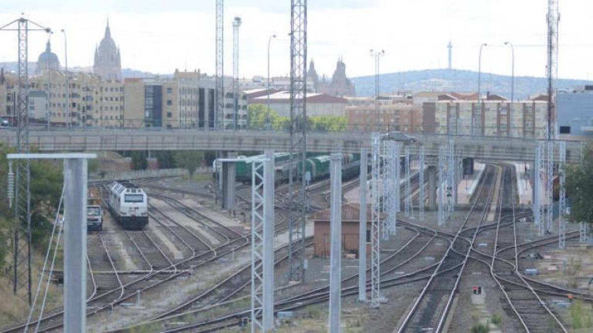 Vías de entradas a la estación de tren de Salamanca.