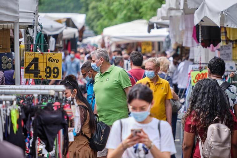 El mercado Porta Portese ha reabierto en Roma.