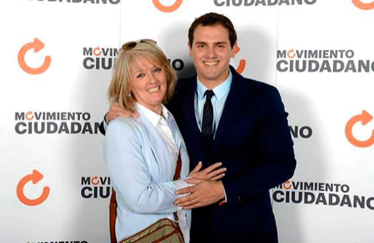 Albert Rivera, junto a su madre María Jesús.