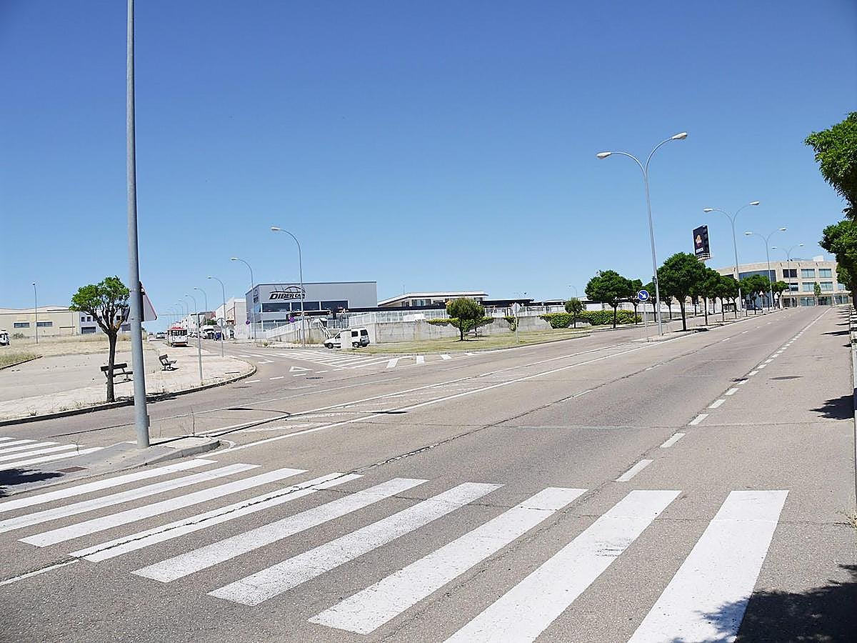 Intersección donde se situará la nueva glorieta de Carbajosa.