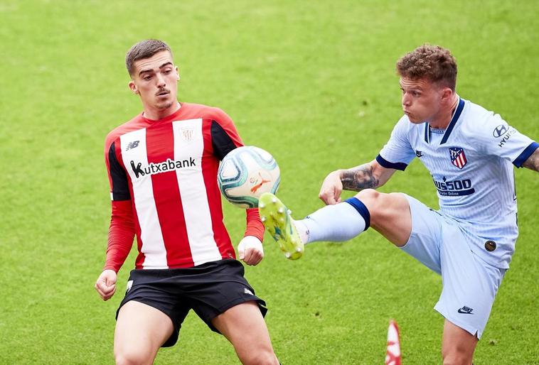 Iñigo Córdoba y Trippier en el Athletic-Atlético.