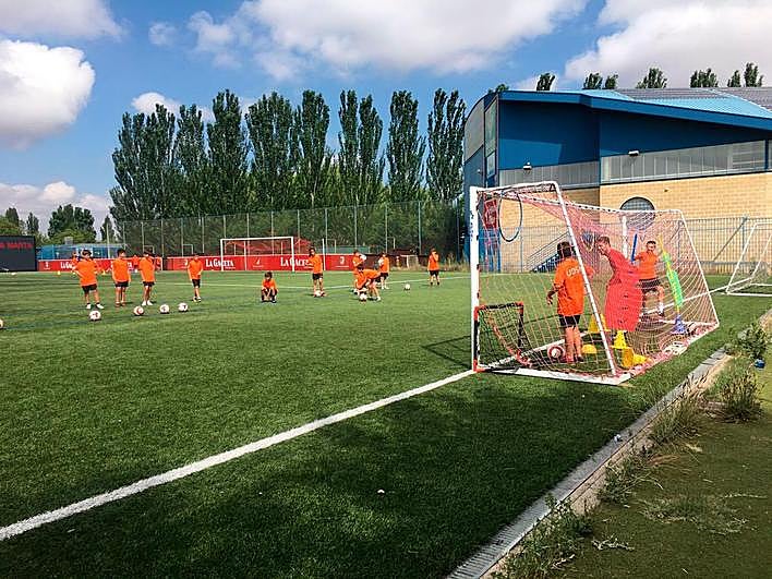 Los participantes en el campus aprenderán de técnicos titulados