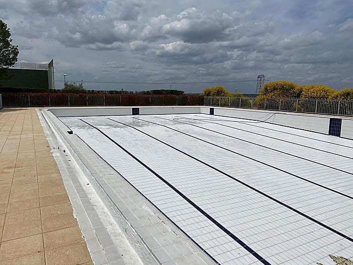 La piscina de Villamayor está lista para su llenado y apertura al público.