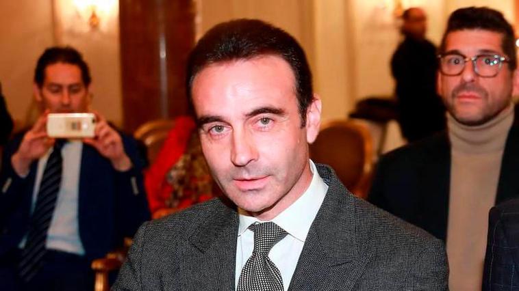 El torero Enrique Ponce presume de nuevo amor.