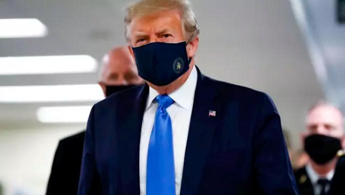 Donald Trump, en su primera aparición con mascarilla