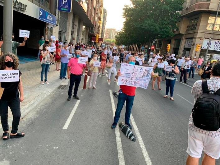 Doscientas personas se manifestaron el Lérida por el confinamiento del Segriá