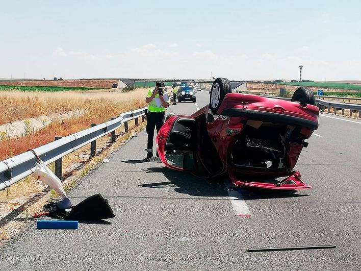 Vehículo accidentado en la A-50.