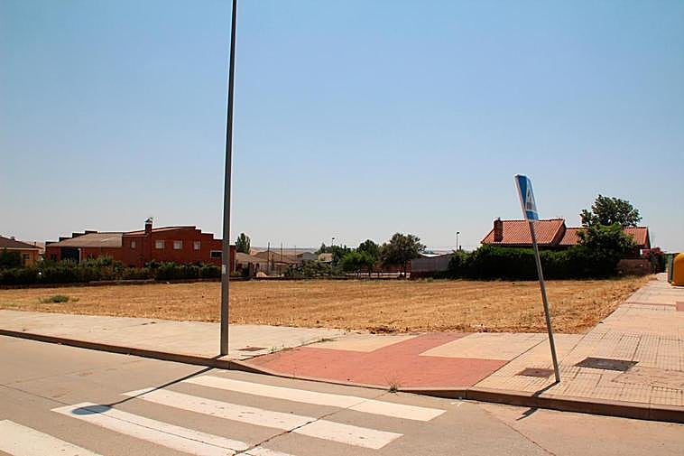 Parcela donde se construirá el nuevo colegio de Aldeatejada.