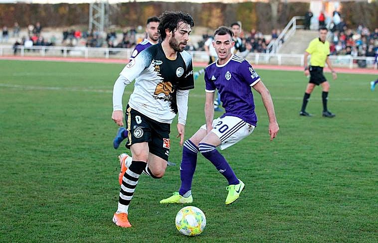 Javi Navas, en el partido del Unionistas contra el Valladolid B.