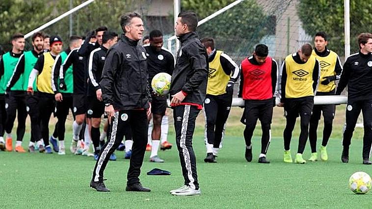 Larrazabal y Perona durante un entrenamiento.