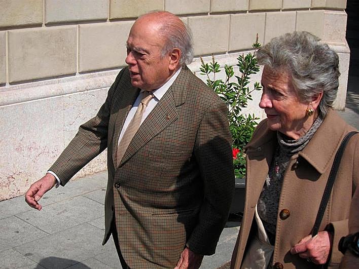 Jordi Pujol y su esposa, Marta Ferrusola.