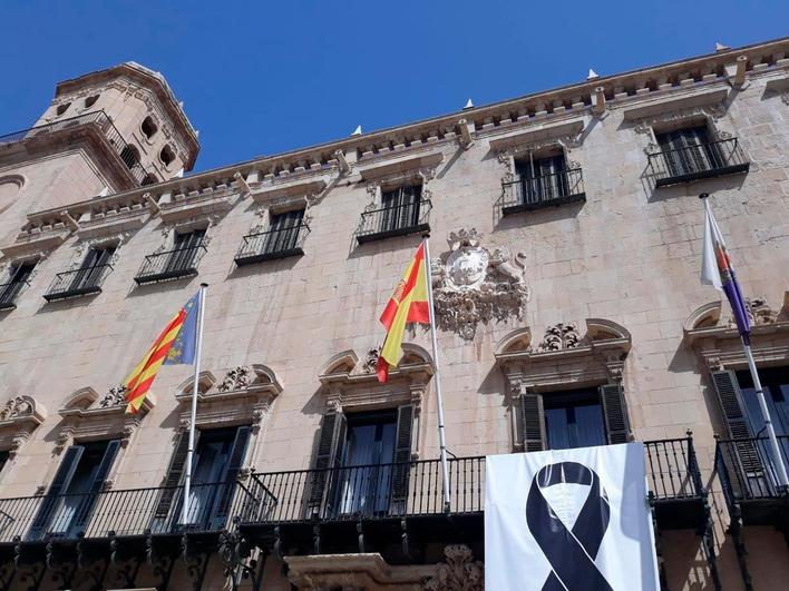 Imagen de la fachada del Ayuntamiento de Alicante.