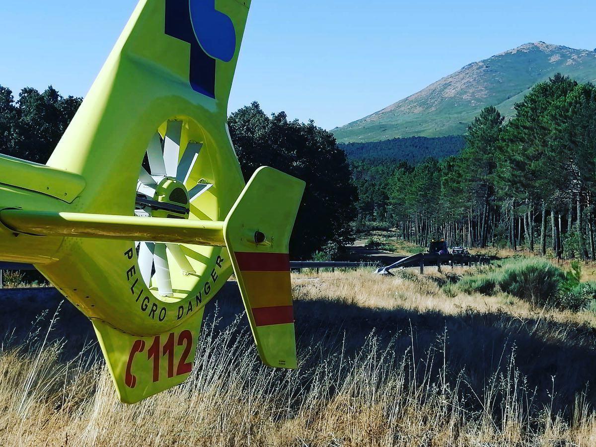 El helicóptero medicalizado en el lugar del accidente.