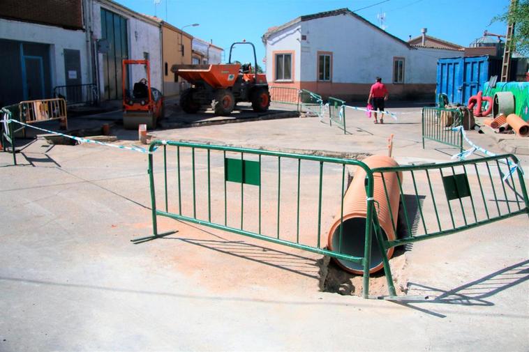 Obras para la sustitución del colector en Gomecello.