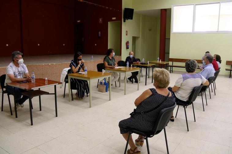 María Montero, Raquel Ruano y Félix Cáceres, durante la reunión sobre Sanidad.