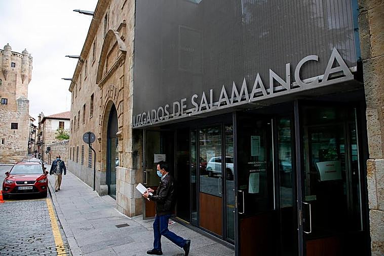 Imagen de la fachada de los Juzgados en la plaza de Colón.