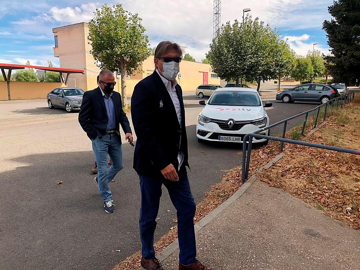 Sergio Egea entrando en el Estadio Helmántico.