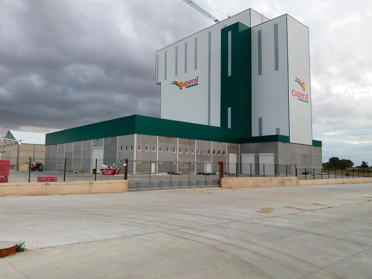 Imagen de la nueva planta de CUPERAL en Vitigudino, que ofrece instalaciones de última tecnología.