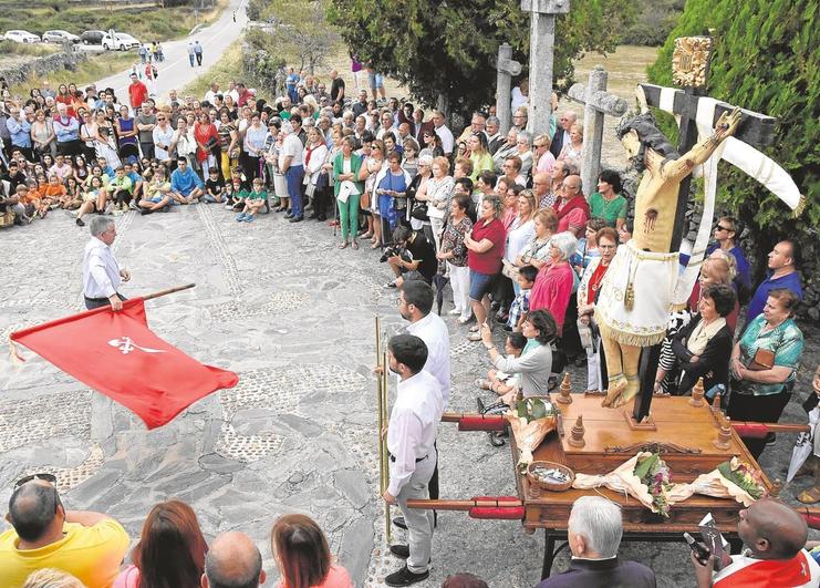 El tradicional ofertorio y Baile de la Bandera ante el Cristo de las Mercedes se traslada este año a la Plaza Mayor.