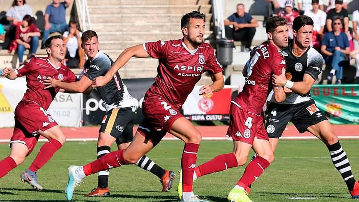 Choque entre el Unionistas y la Cultural, dos de los clubes firmantes.