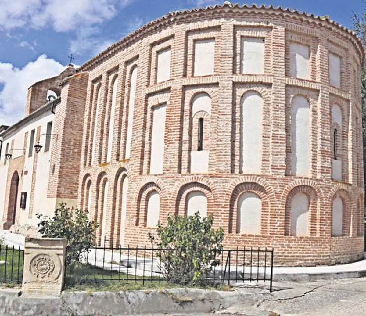 Exterior de la iglesia de San Juan de Coca de Alba. | TRISOL