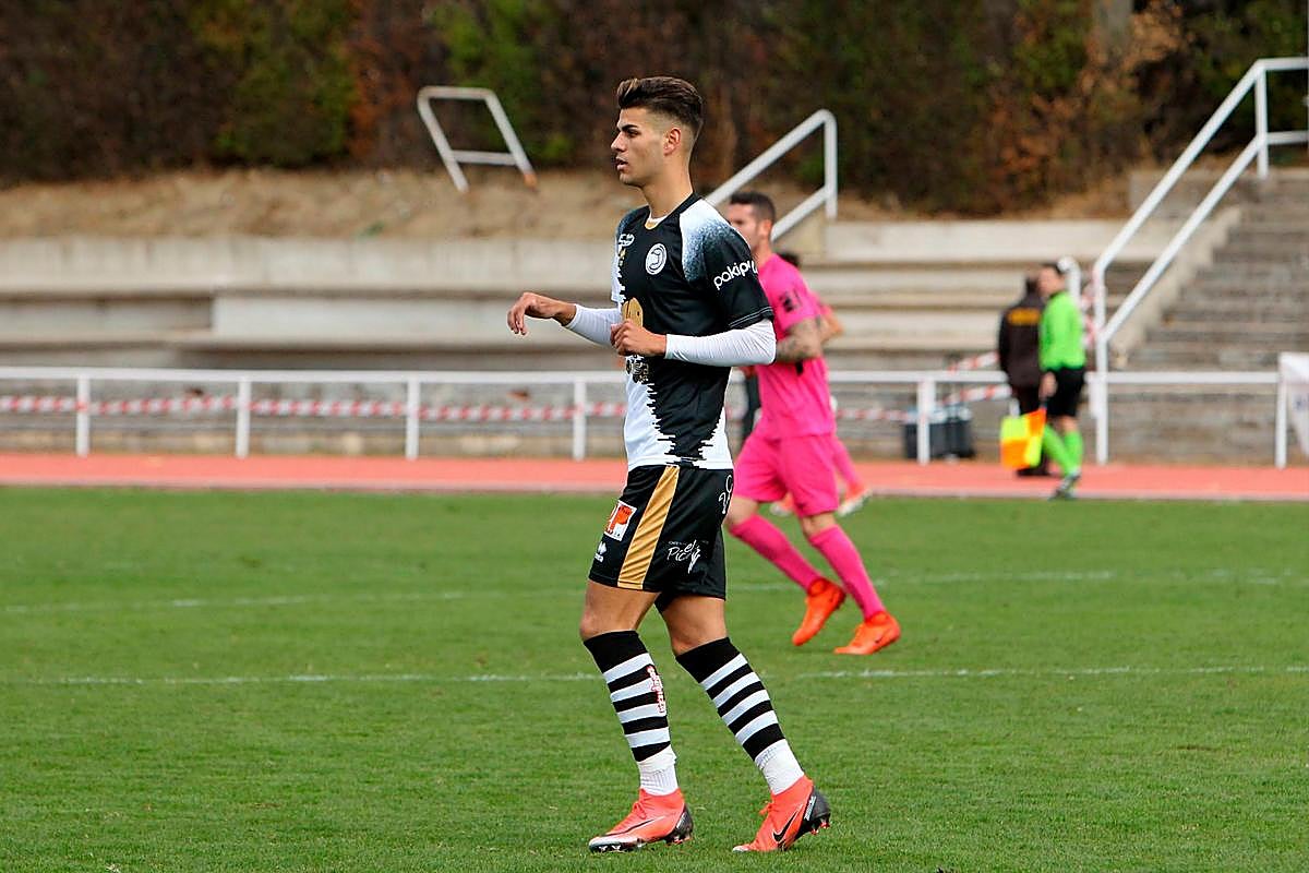 Diego Hernández en su etapa en el Unionistas.