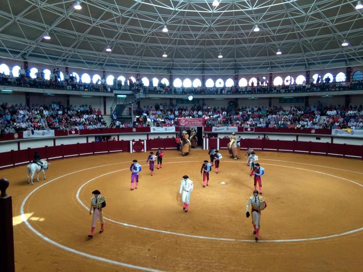 Imagen panorámica de la plaza de toros de Alba de Tormes.