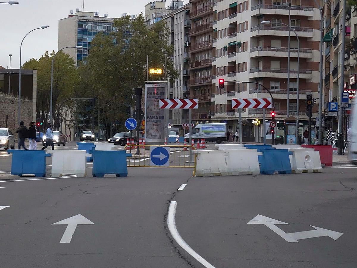 Obras en la mediana del paseo de San Vicente.