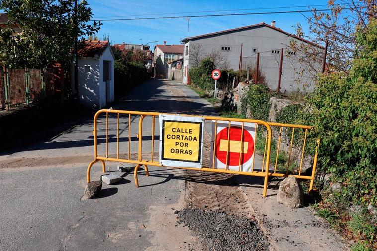 Las tuberías se han cambiado en el acceso principal.