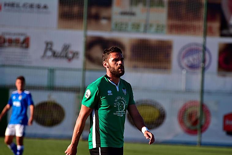 Lolo Plá, delantero del Guijuelo.