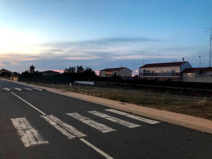 El Ayuntamiento pretende que se puedan construir viviendas en los terrenos municipales de la calle Cañada Real