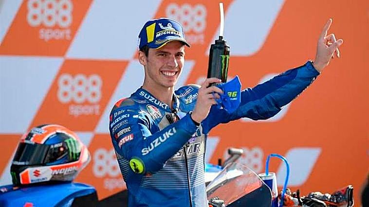 Joan Mir celebrando el título.