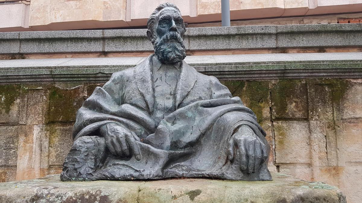 Damián Villar esculpió el busto de Tomás Bretón ubicado en Salamanca.