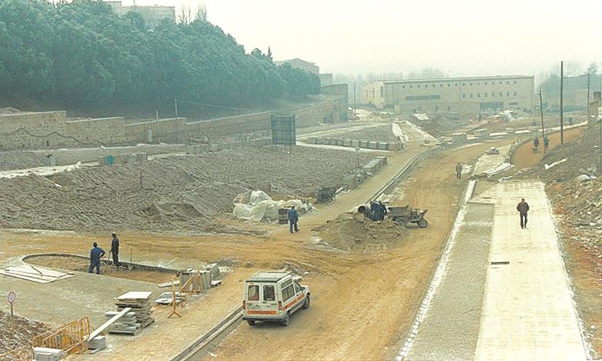 Urbanización de los accesos al Palacio de Congresos en 1992.