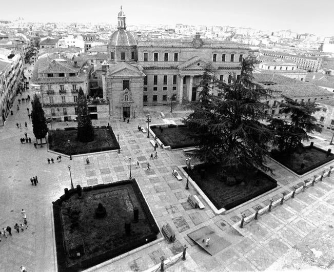 Imagen de la plaza de Anaya a comienzos de los noventa.