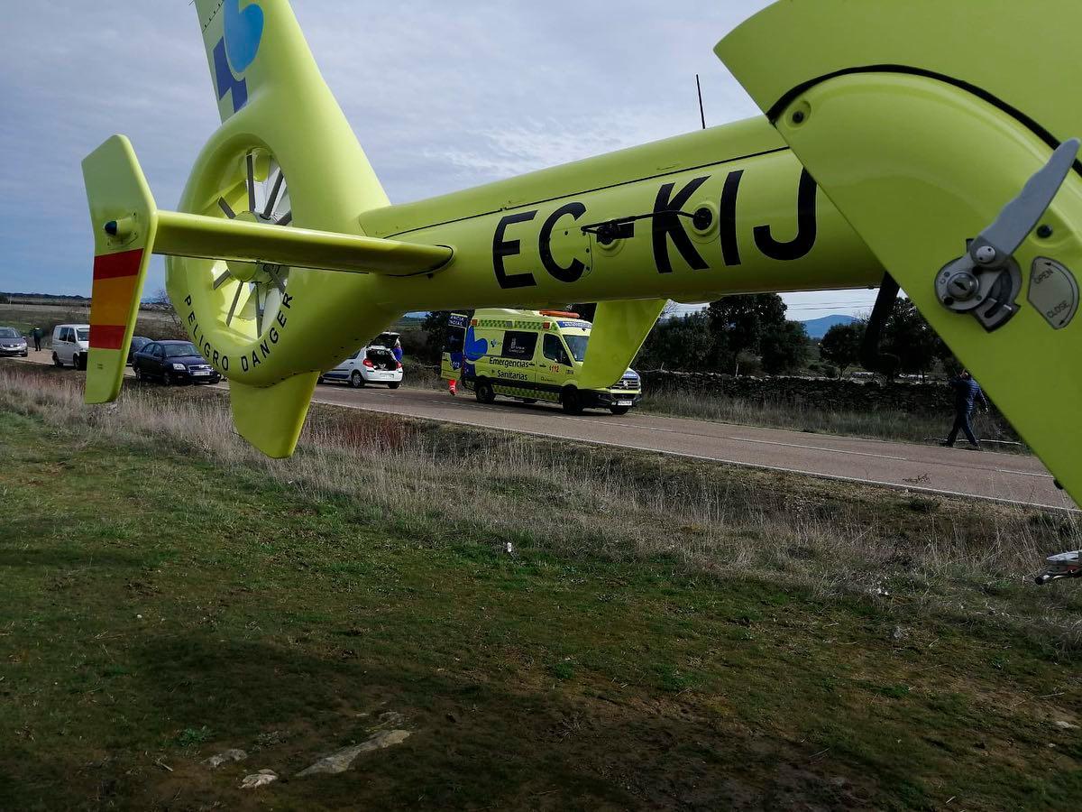 El helicóptero medicalizado, en el lugar del accidente.