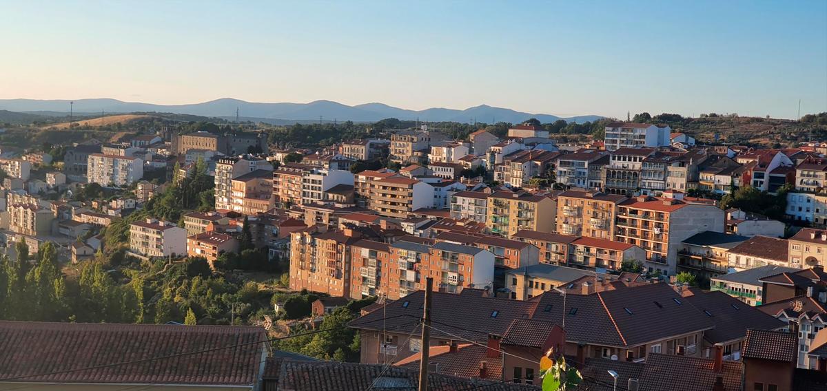 Vistas de la parte de la ciudad de Béjar desde la subida al paraje de El Regajo