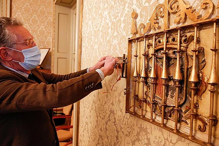 El tesorero del Ayuntamiento de Salamanca abre el arca para LA GACETA