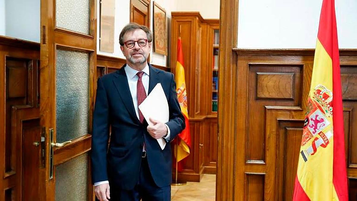 José Ramón González Clavijo en su despacho en la Audiencia.