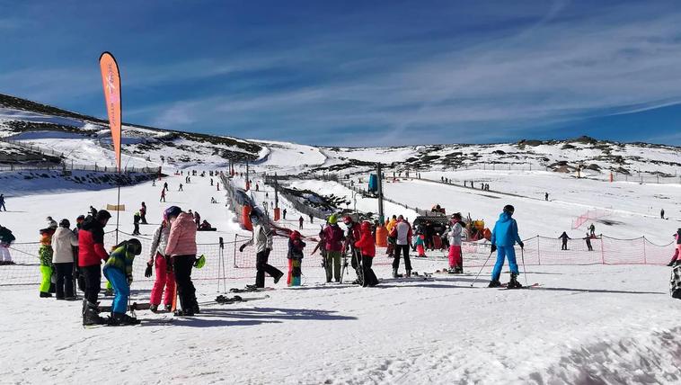 Un 43% más de esquiadores visitaron La Covatilla estos Carnavales