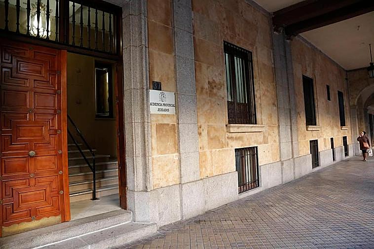 La Audiencia Provincial de Salamanca ha señalado el juicio contra la mujer para el 19 de marzo.
