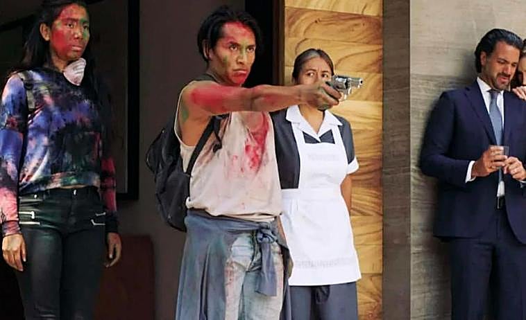 Fotograma de la película “Nuevo orden”, película que la crítica compara con “Parásitos”