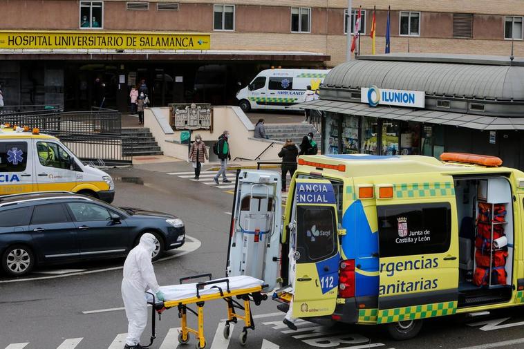 Entrada del Hospital Clínico de Salamanca